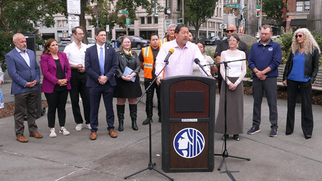 Mayor introduces steps to speed up Seattle light rail projects